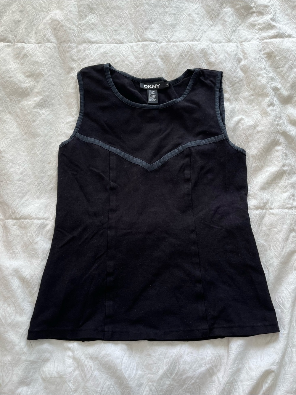 Women’s Black Sleeveless Tank Top size small